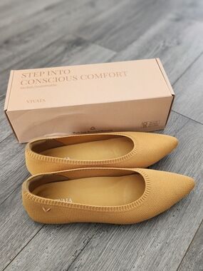 VIVAIA Aria Pointed Toe Ballet Flat - Ginger Yellow, Size 7-7.5